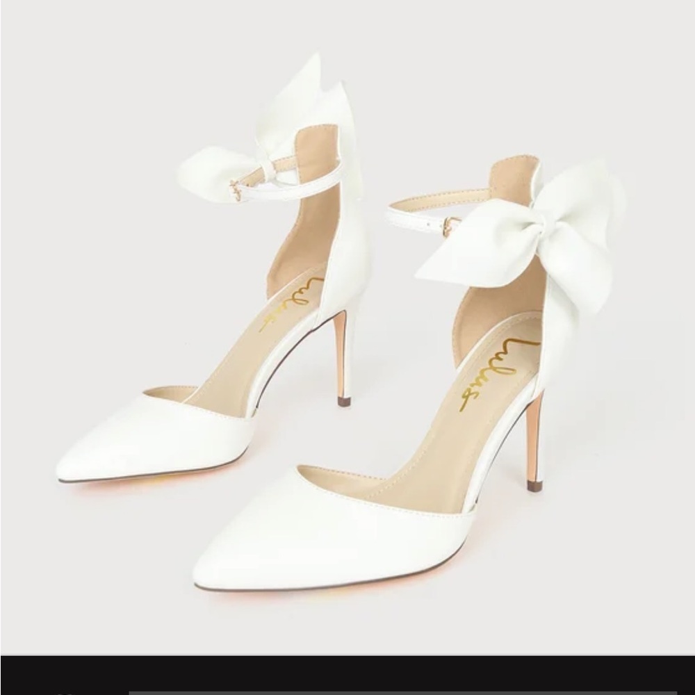 White Lulu heels with bow